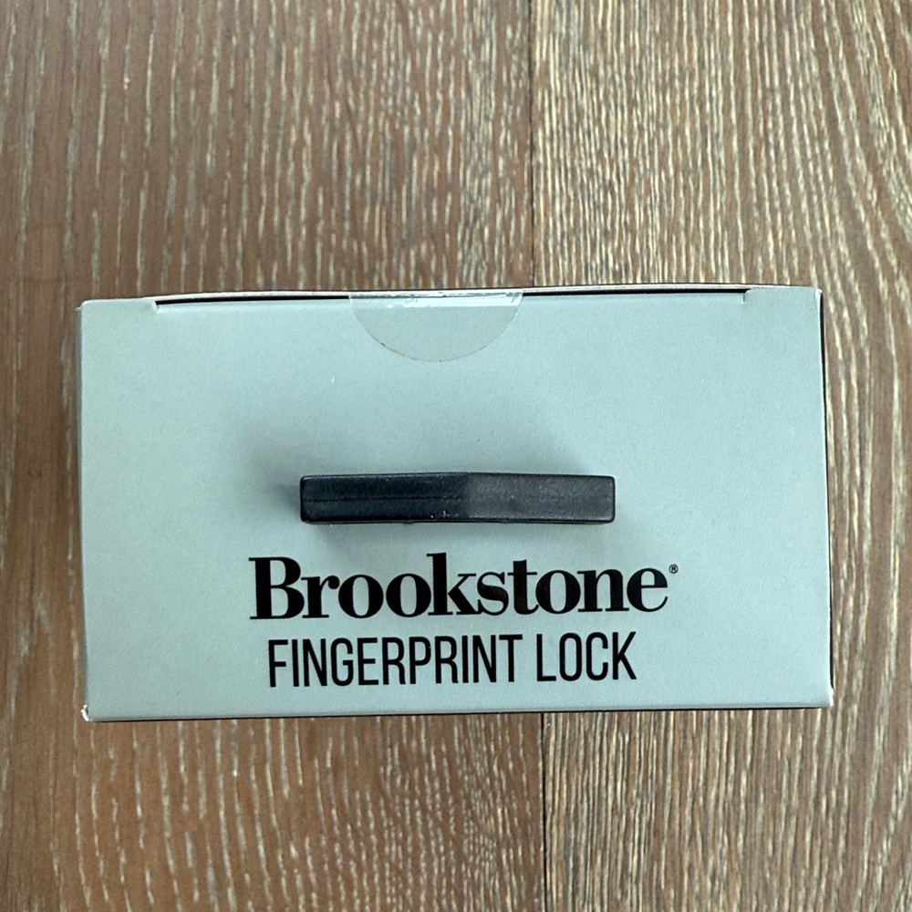 NIB BROOKSTONE Keyless Fingerprint Lock - Picture 9 of 11